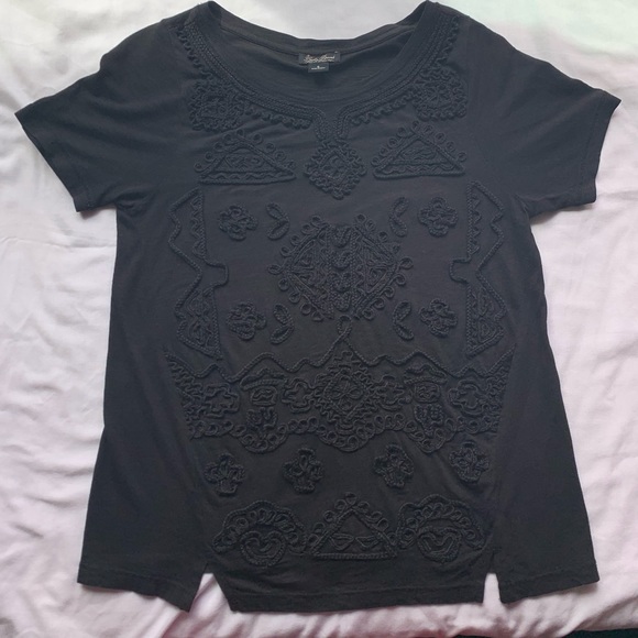 Lucky Brand Tops - 💕3/$25💕Lucky Brand Black Embroidered Size Small